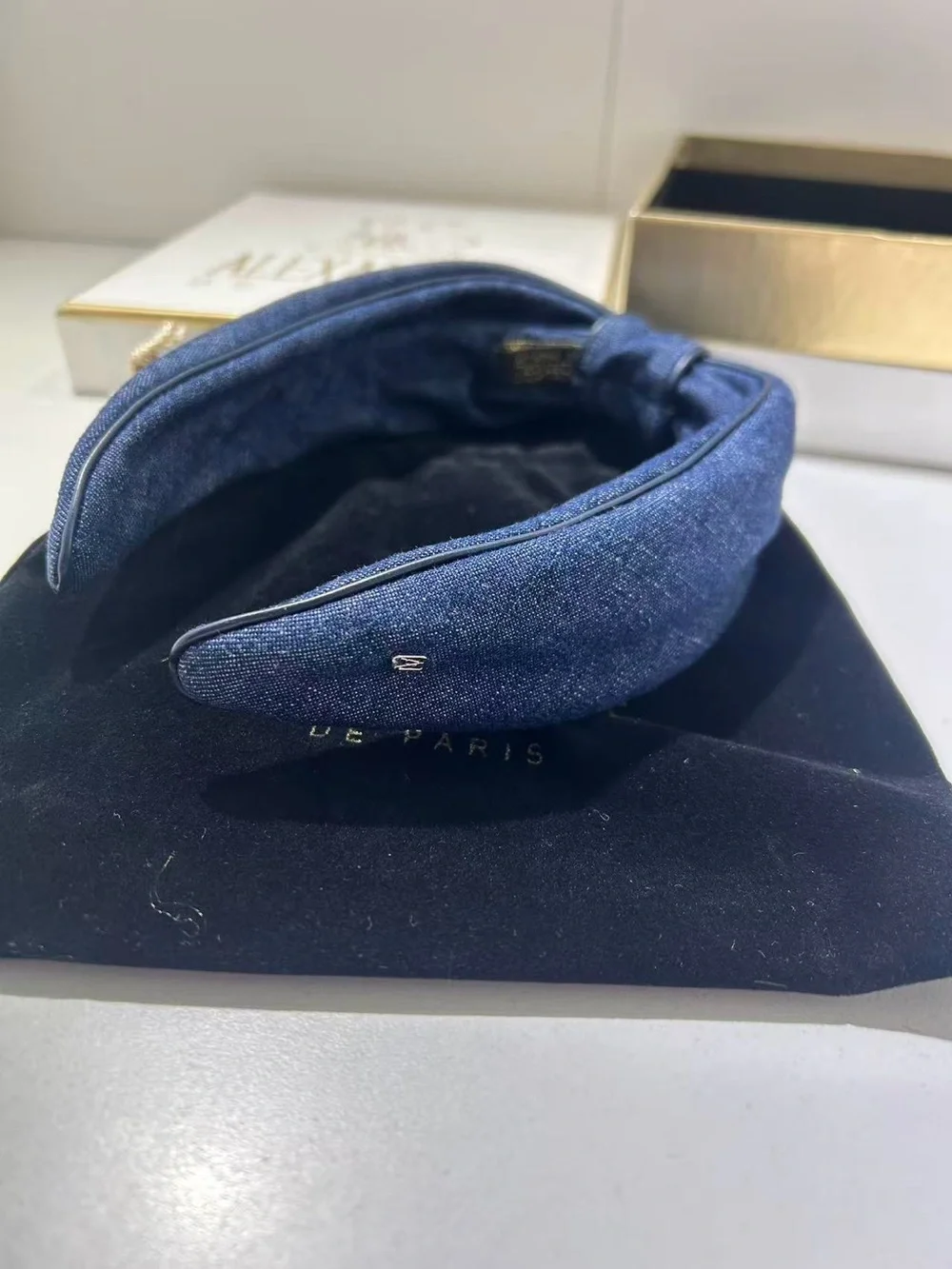 Alexandre de Paris headband - Picture 5 of 8